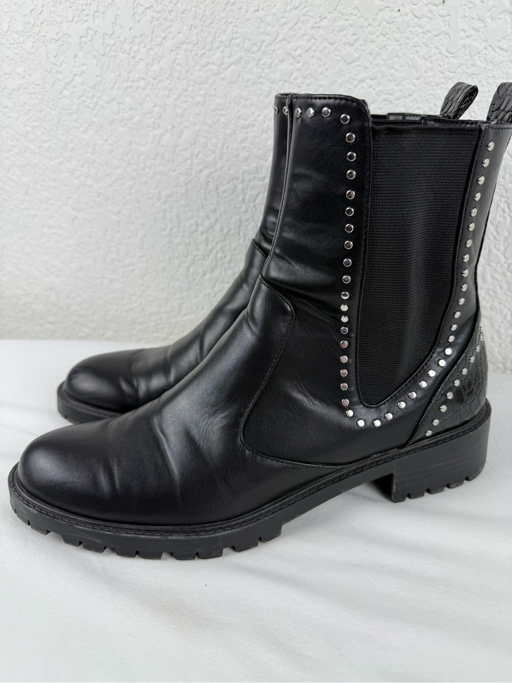 Zara | Trafaluc Chelsea Studded Ankle Boots | Black | EU 41 | US‎ 10–10.5 - Picture 2 of 9